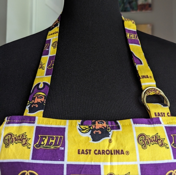 ECU - East Carolina University Pirates Apron - Picture 2 of 7